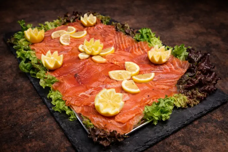Plateau de saumon fumé et citron